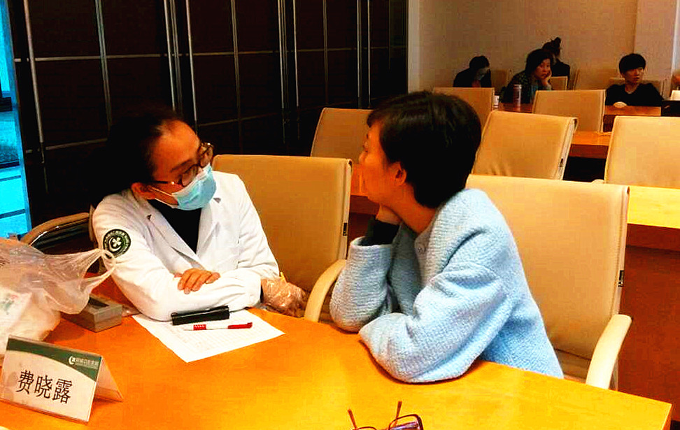 天堂硅谷攜手綠城口腔醫(yī)院舉行健康知識(shí)講座和義診